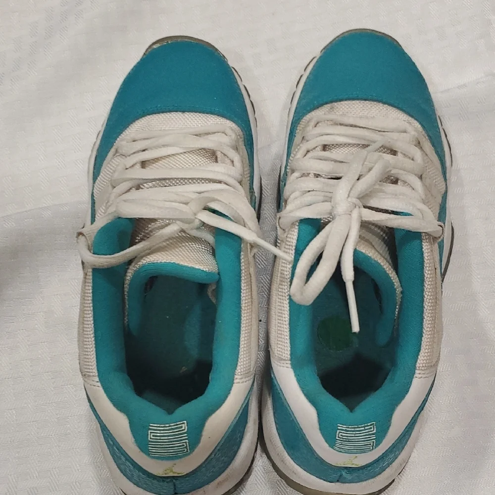 Jordan 11 Retro Low Aqua Safari - Picture 4 of 12